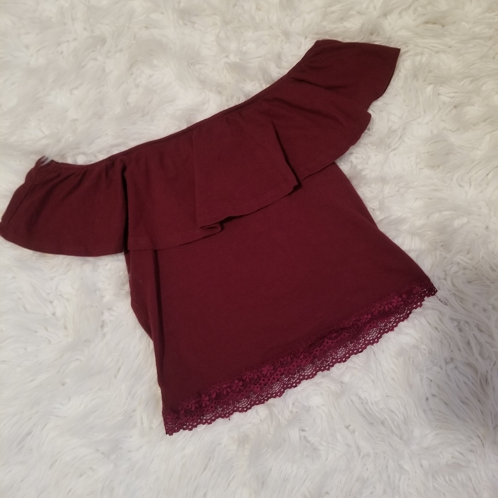 Off shoulder crop top